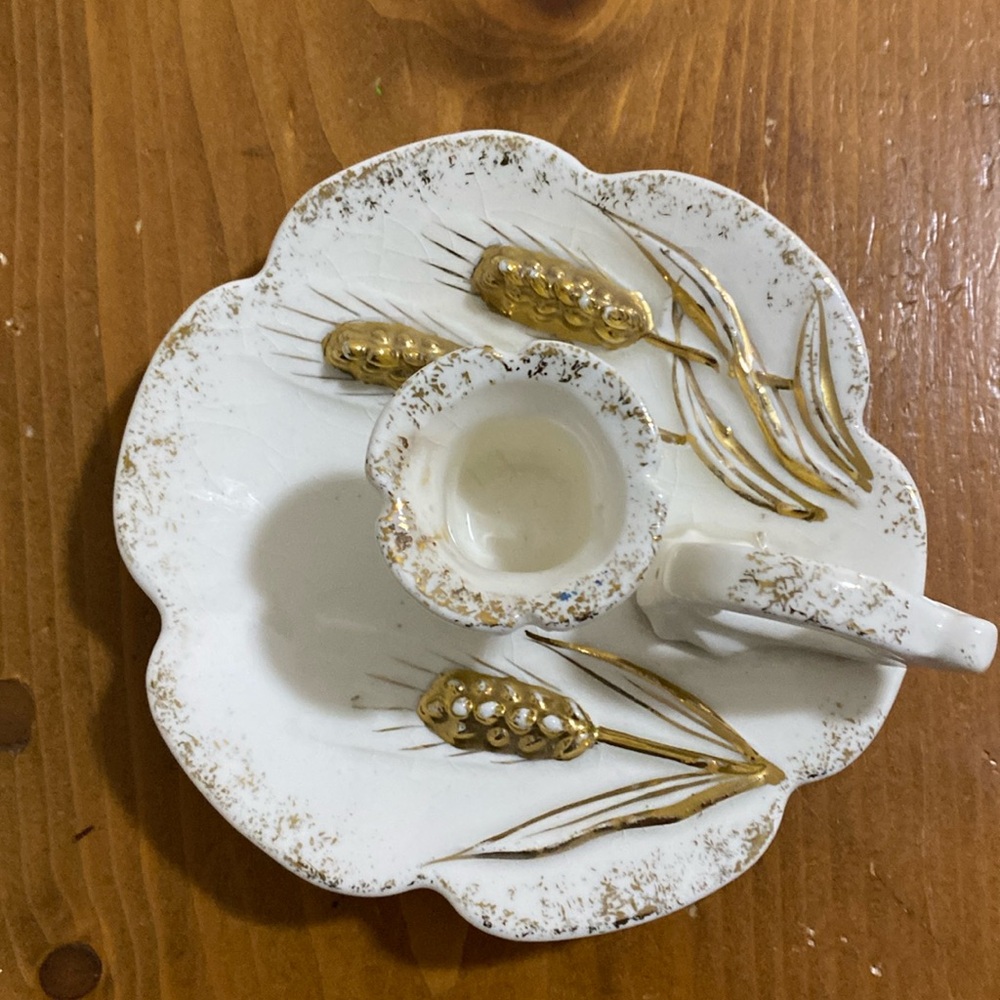Lefton White and Gold Wheat Motif Candle Holder
